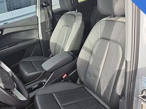 Used 2024 Audi Q4 e-tron Premium Plus w/ Premium Plus image 2