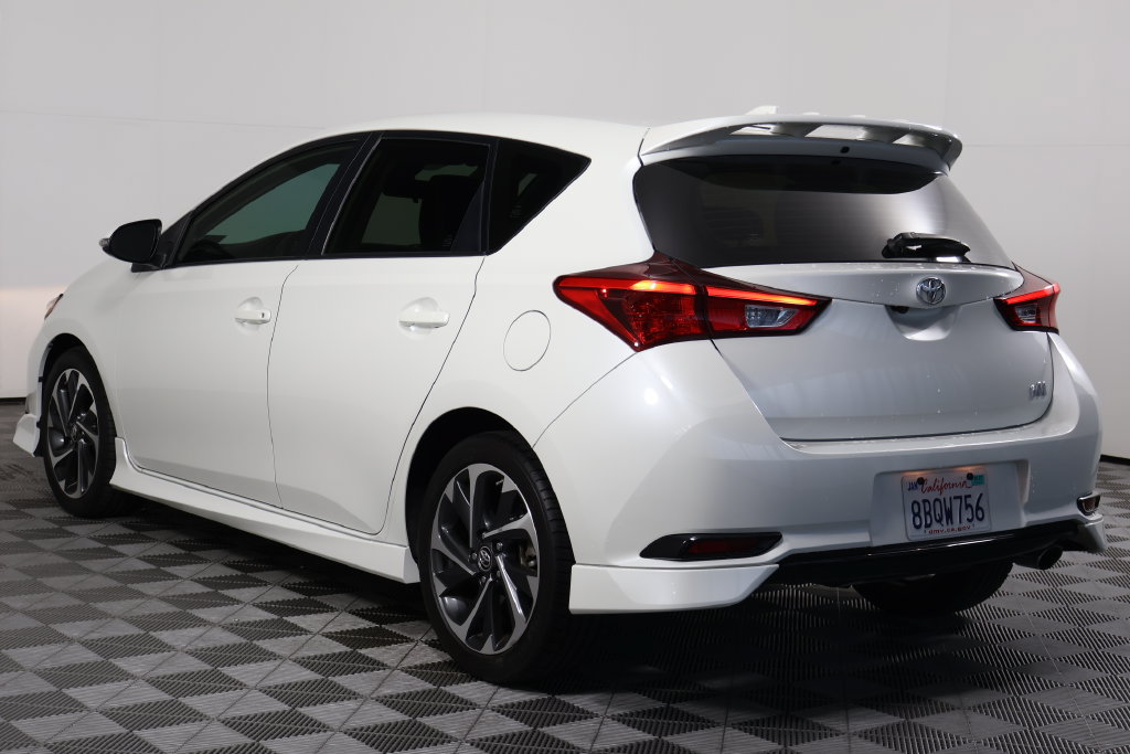 Used 2018 Toyota Corolla iM w/ All-Weather Mat Package FWD image 6