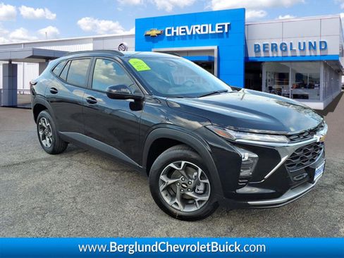 New 2026 Chevrolet Trax LT w/ Driver Confidence Package image 1