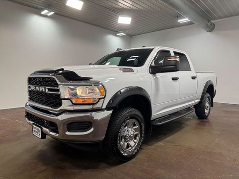 Used 2024 RAM 2500 Tradesman w/ Chrome Appearance Group image 40