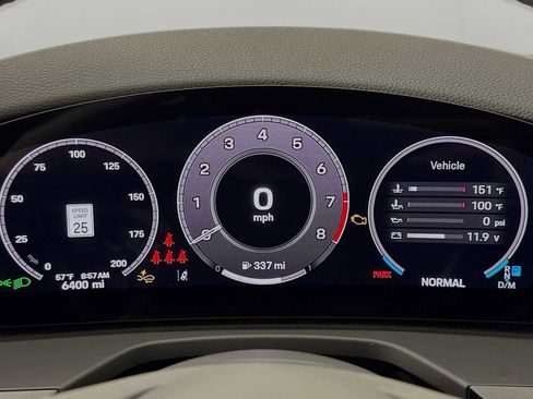 Used 2025 Porsche Panamera image 16