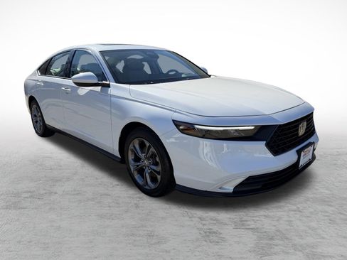 Certified 2023 Honda Accord EX image 3