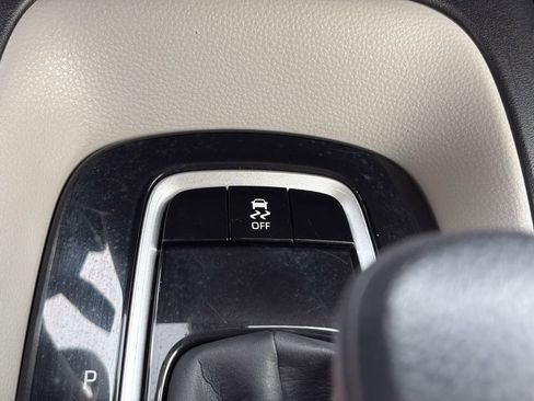 Used 2022 Toyota Corolla LE image 22