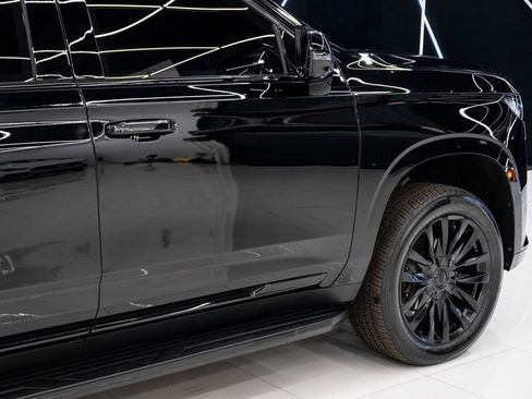 Used 2024 Cadillac Escalade ESV Premium Luxury image 11