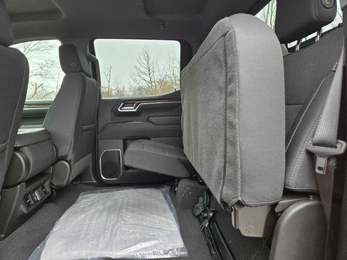 New 2026 GMC Sierra 1500 SLE w/ Preferred Package image 19