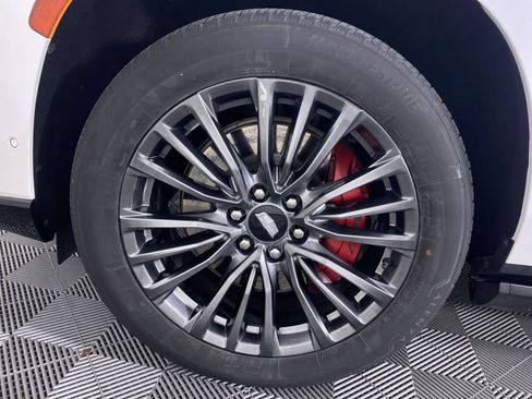 Certified 2023 Cadillac Escalade ESV V AWD/4WD image 17