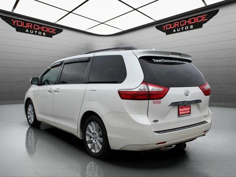 Used 2016 Toyota Sienna Limited Premium image 3