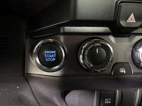 Used 2023 Toyota Tacoma TRD Off-Road AWD/4WD image 16