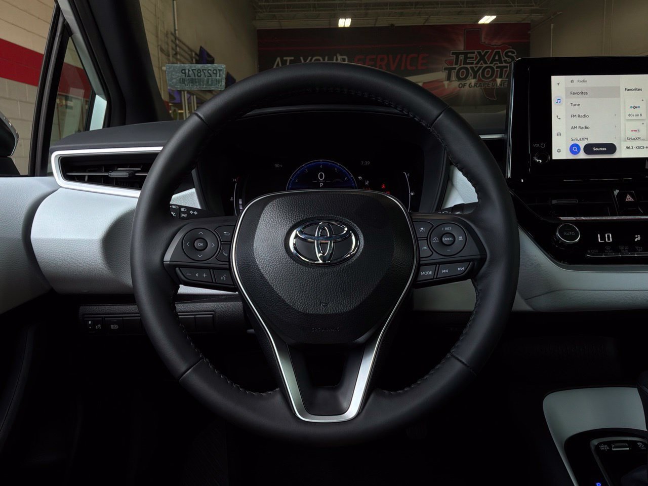 Used 2026 Toyota Corolla SE FWD image 34