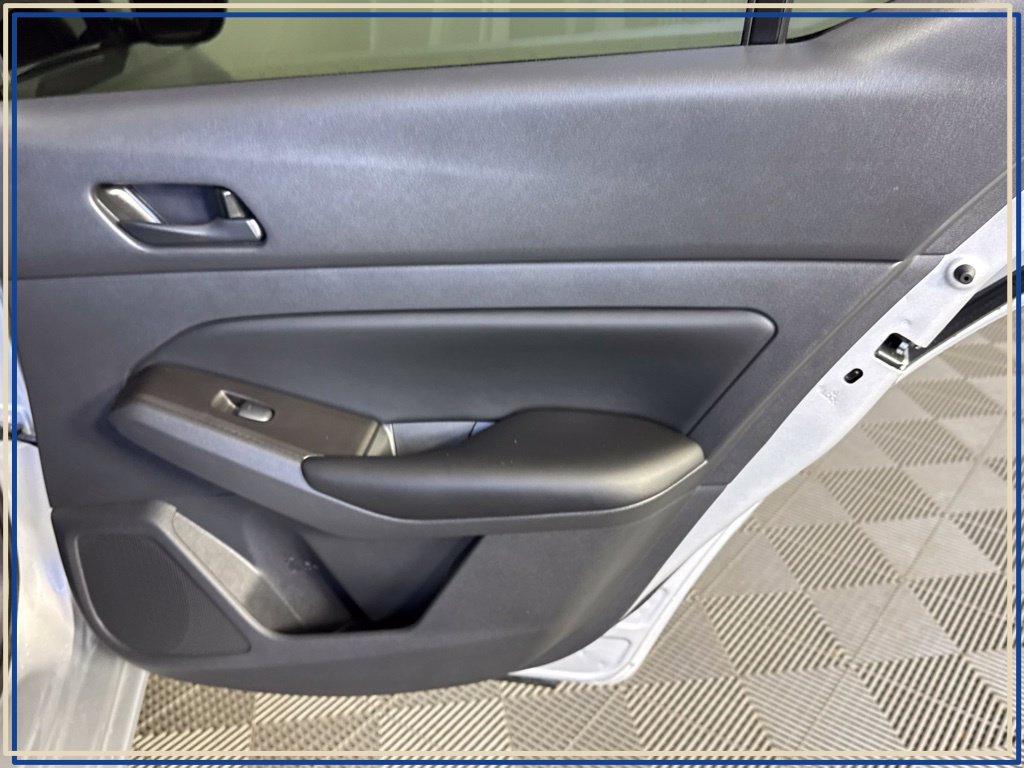 Used 2024 Nissan Altima 2.5 S FWD image 41