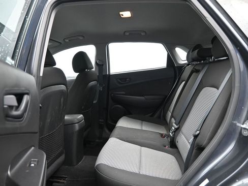 Used 2018 Hyundai Kona SE image 30