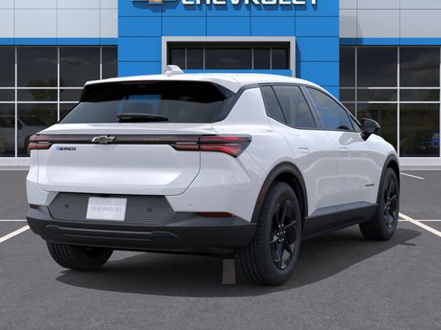 New 2026 Chevrolet Equinox EV LT w/ Midnight Package FWD image 4