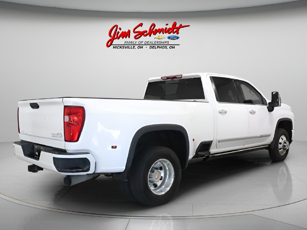 Used 2025 Chevrolet Silverado 3500 High Country w/ High Country Premium Package AWD/4WD image 6