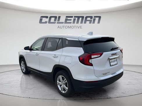 Used 2024 GMC Terrain SLE image 3