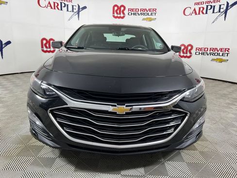 Used 2024 Chevrolet Malibu LT FWD image 2