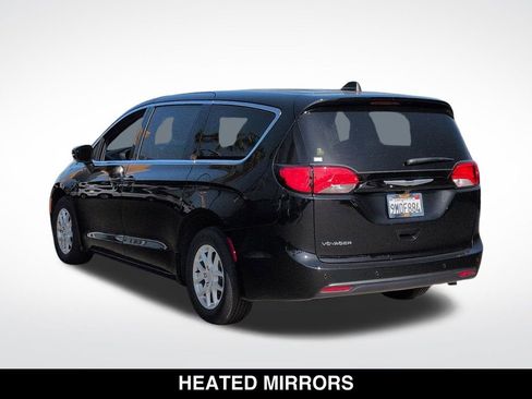 Used 2026 Chrysler Voyager LX FWD image 5