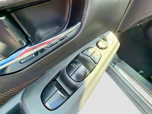 Used 2021 Nissan Kicks SR w/ Exterior Package image 18