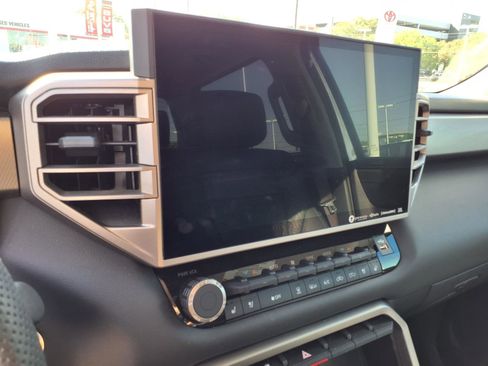 Used 2023 Toyota Tundra Limited image 15