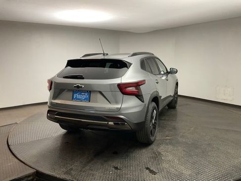 New 2026 Chevrolet Trax ACTIV w/ Sunroof Package FWD image 7