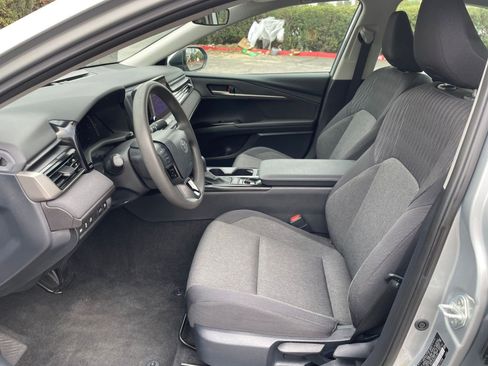 Used 2025 Toyota Camry LE image 24