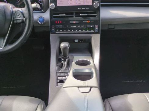 Certified 2021 Toyota Avalon XLE FWD image 18