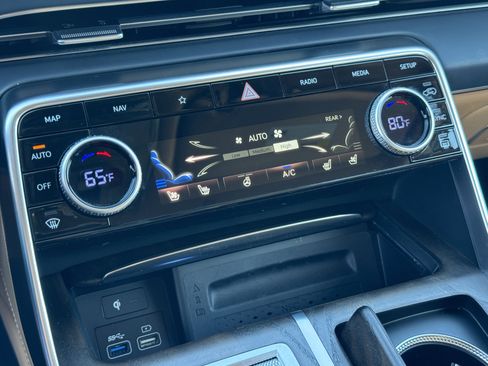 Used 2023 Genesis GV80 2.5T w/ Prestige 20" Package image 27