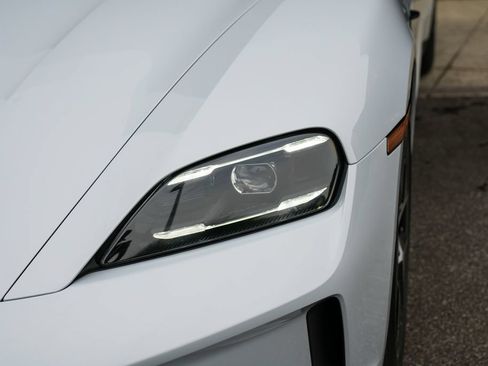 Certified 2025 Porsche Taycan 4S AWD/4WD image 8