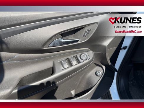 Used 2025 Buick Envista Sport Touring w/ Convenience II Package image 8