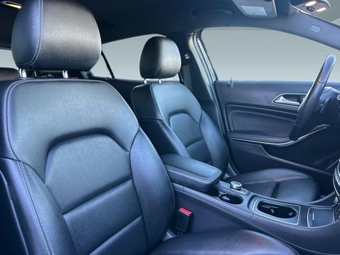 Used 2018 Mercedes-Benz GLA 250 image 27