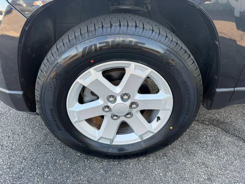 Used 2015 GMC Acadia SLE FWD image 59
