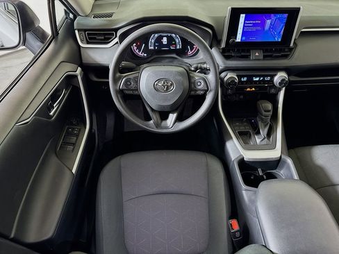 Used 2025 Toyota RAV4 XLE image 19