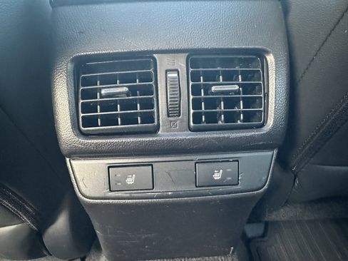 Used 2015 Subaru Outback 3.6R Limited image 15