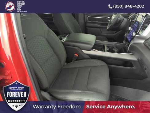 Used 2025 RAM 1500 Big Horn AWD/4WD image 34