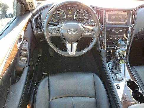 Used 2018 INFINITI Q50 Luxe w/ Essential Package (3.0T Luxe) image 12