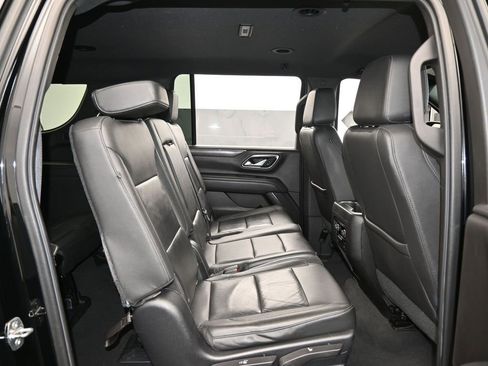 Used 2021 Chevrolet Suburban LT image 43