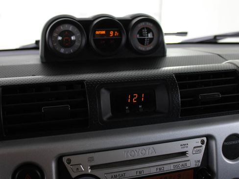 Used 2008 Toyota FJ Cruiser 2WD image 75