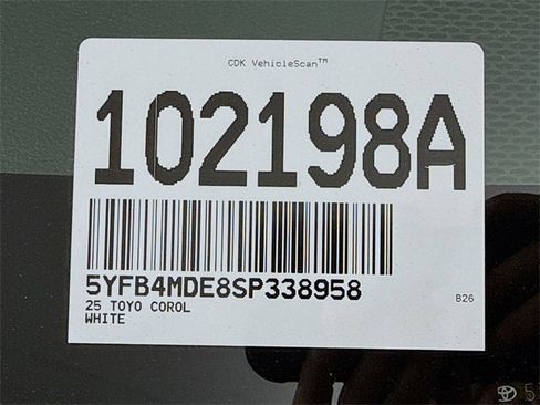 Certified 2025 Toyota Corolla LE image 31