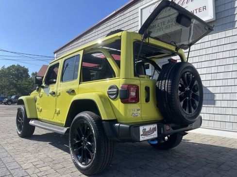 Used 2022 Jeep Wrangler Unlimited Sahara w/ Cold Weather Group image 7