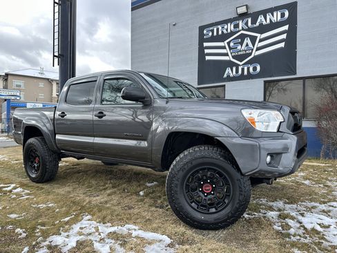 Used 2013 Toyota Tacoma 4x4 Double Cab w/ SR5 Pkg image 1