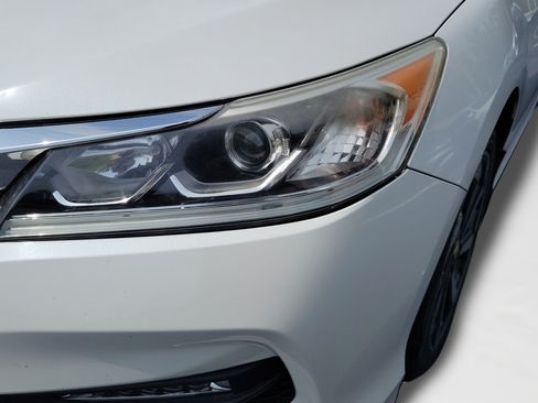 Used 2017 Honda Accord EX image 24