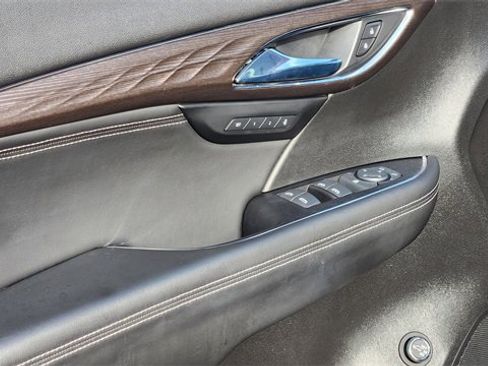 Used 2023 Buick Envision Avenir image 19