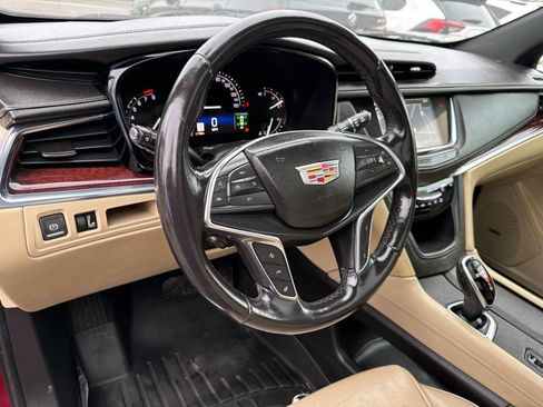 Used 2018 Cadillac XT5 Luxury w/ Driver Awareness Package AWD/4WD image 14