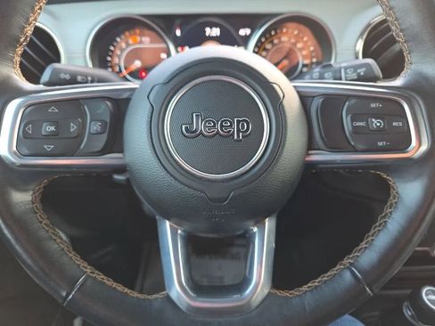 Used 2021 Jeep Wrangler Unlimited Sahara AWD/4WD image 21