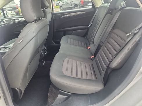 Used 2017 Ford Fusion SE FWD image 27