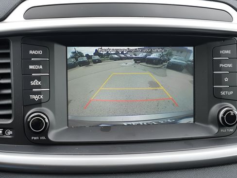 Used 2019 Kia Sorento FWD V6 image 35