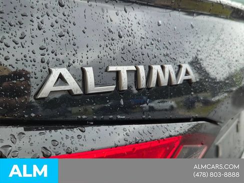 Used 2025 Nissan Altima 2.5 SV FWD image 9
