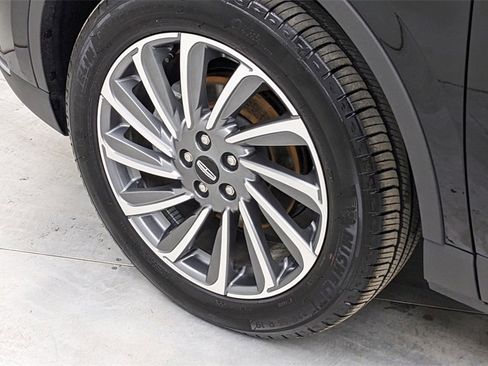 Used 2025 Lincoln Corsair Reserve image 5