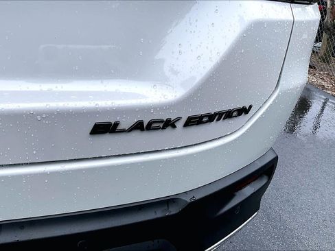 Used 2025 Honda Pilot Black Edition image 10