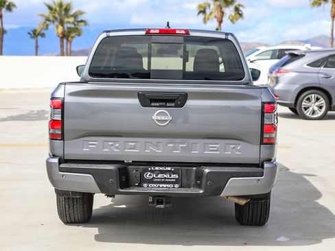 Used 2025 Nissan Frontier SV w/ SV Convenience Package RWD image 6