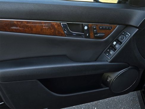 Used 2011 Mercedes-Benz C 350 Sport image 10